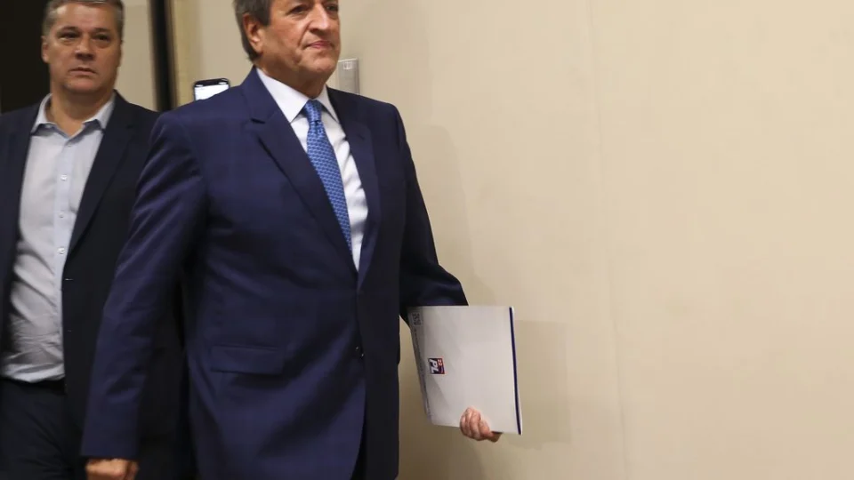 Costa Neto afirma estar ‘indignado’ após operação na casa de Carlos Jordy 