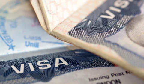 Governo adia para janeiro de 2024 a exigência de visto para turistas dos EUA