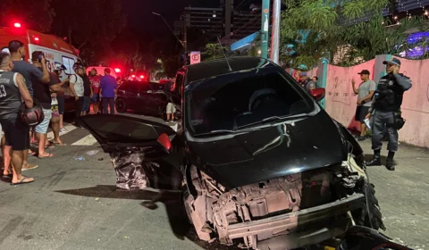 Acidente entre BMW e Ford Ka deixa jovem morta em Manaus; veja fotos