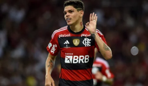 Com Ayrton Lucas inspirado, Flamengo vence o Flu e abre vantagem na final do Cariocão
