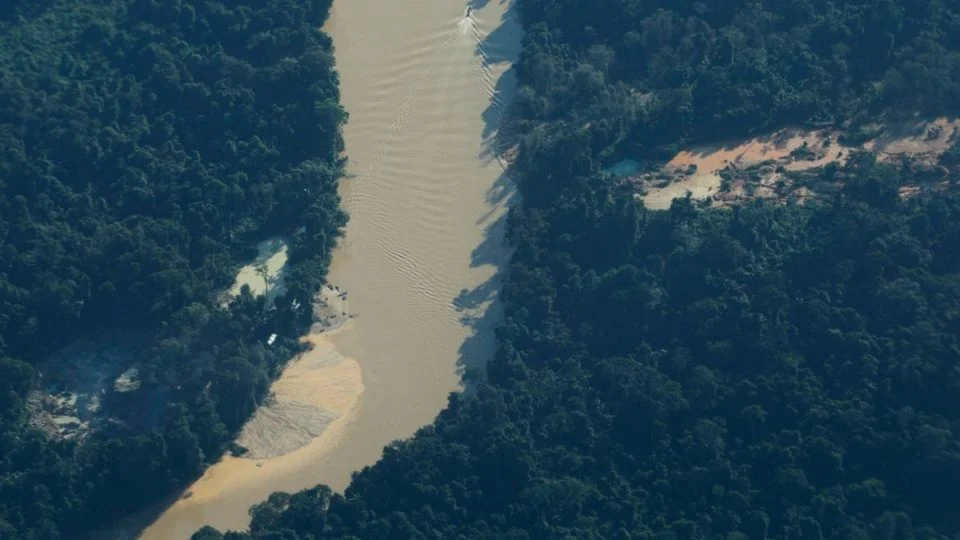 Três homens são presos com ouro e armas em Terra Yanomami, em Roraima