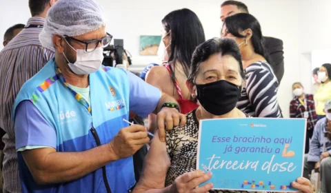 Vacinação contra Covid-19 tem nove pontos de imunização neste sábado em Manaus