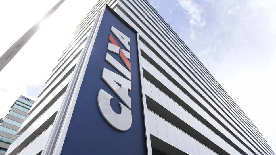 Caixa deve emitir 8 milhões de cartões de débito para beneficiários de programas sociais