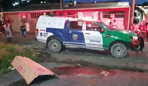 VÍDEO: corpo de homem com pés e mãos amarrados é jogado em rua de Manaus