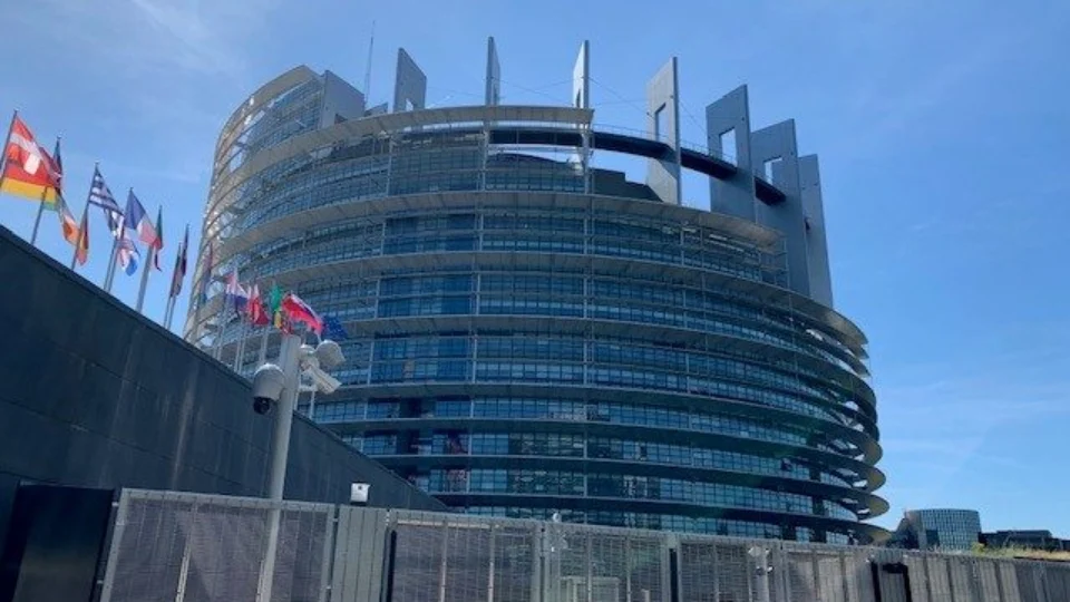 G7 afirma colaborar com autoridades reguladoras do setor financeiro