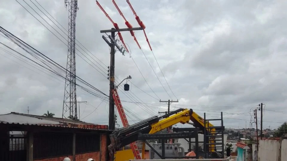 Quatro bairros de Manaus recebem manutenção na energia elétrica nesta sexta (2)