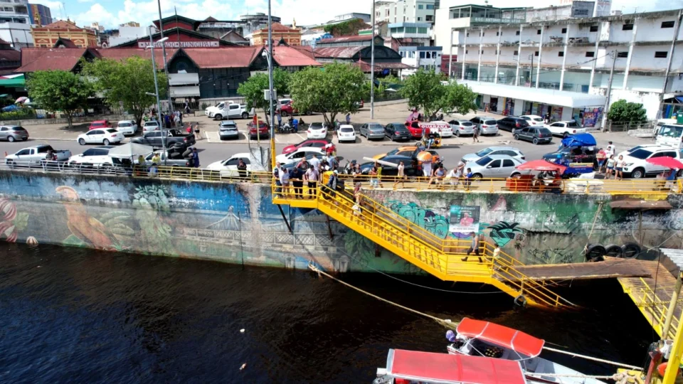 Escadarias da orla da Manaus Moderna vão passar por reforma, anuncia Seminf