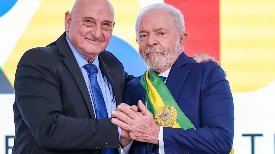 Gonçalves Dias pede demissão do GSI após divulgação de vídeo do 8 de janeiro