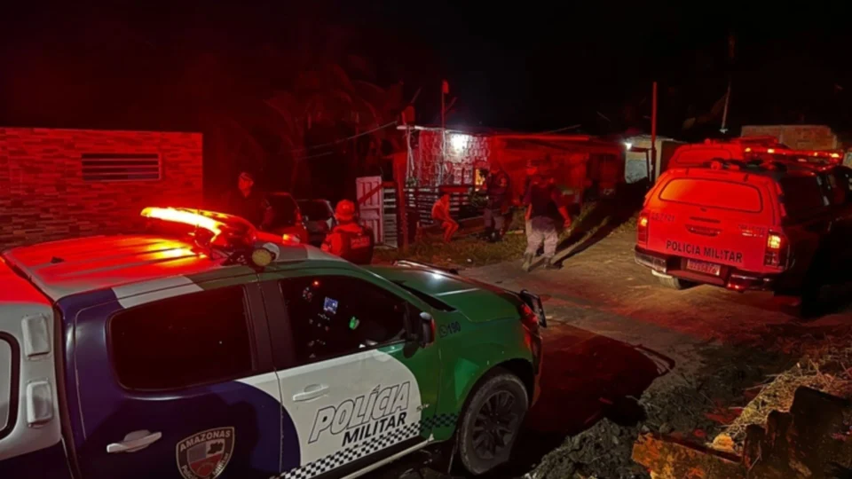 Homem é morto a facadas após discutir com esposa na Zona Leste de Manaus