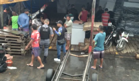 VÍDEO: homem é morto a tiros em balsa ao chegar em Manaus