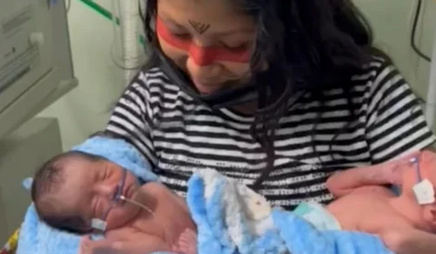 VÍDEO: indígena descobre gravidez de gêmeos na hora do parto no interior do AM