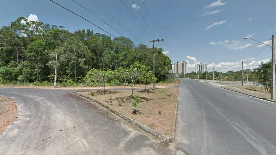 Avenida na Ponta Negra é interditada parcialmente para obras em Manaus