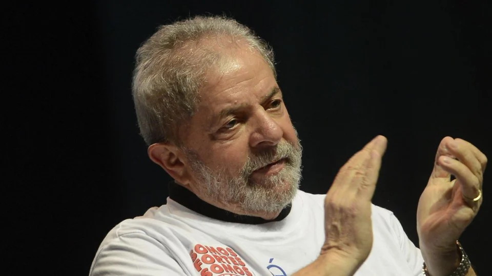 Genial/Quaest: aprovação do governo Lula cai 4% e desaprovação sobe em abril