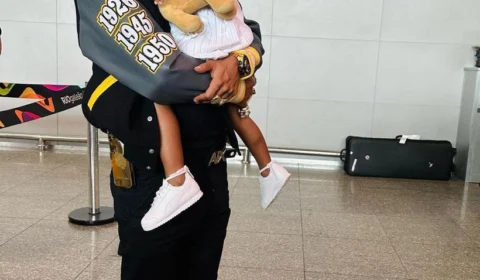 VÍDEO: MC Poze do Rodo esbanja simpatia com fãs em viagem pela Europa