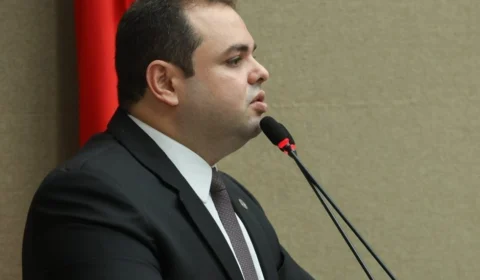 Roberto Cidade é reeleito presidente da Aleam em sessão relâmpago