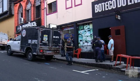 VÍDEO: suspeitos invadem bar e executam jovem de 19 anos no Centro de Manaus