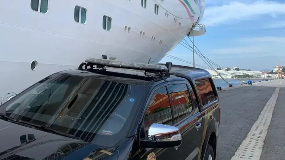 Turista francês é preso com 4,8kg de cocaína amarrados ao corpo em Porto do Rio