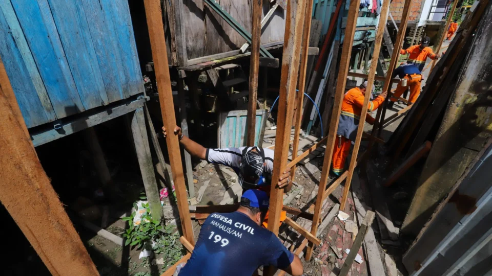 Manaus começa operação ‘Cheia 2023’; rio Negro atinge cota de inundação