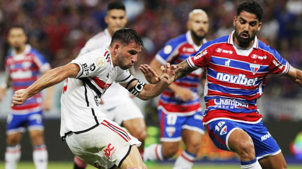 Brasileirão: Fortaleza e São Paulo empatam sem gols e com duas expulsões