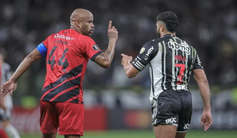 Atlético-MG vence Athletico-PR no jogo do Grupo G pela Libertadores