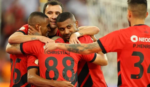 Brasileirão: Flamengo perde de virada do Athletico-PR de 2 a 1