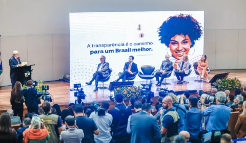 ‘Sem transparência, não há democracia’, diz Lula sobre lei