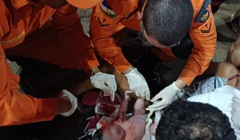 Bombeiros fazem parto de jovem em frente a quartel em Boa Vista-RR