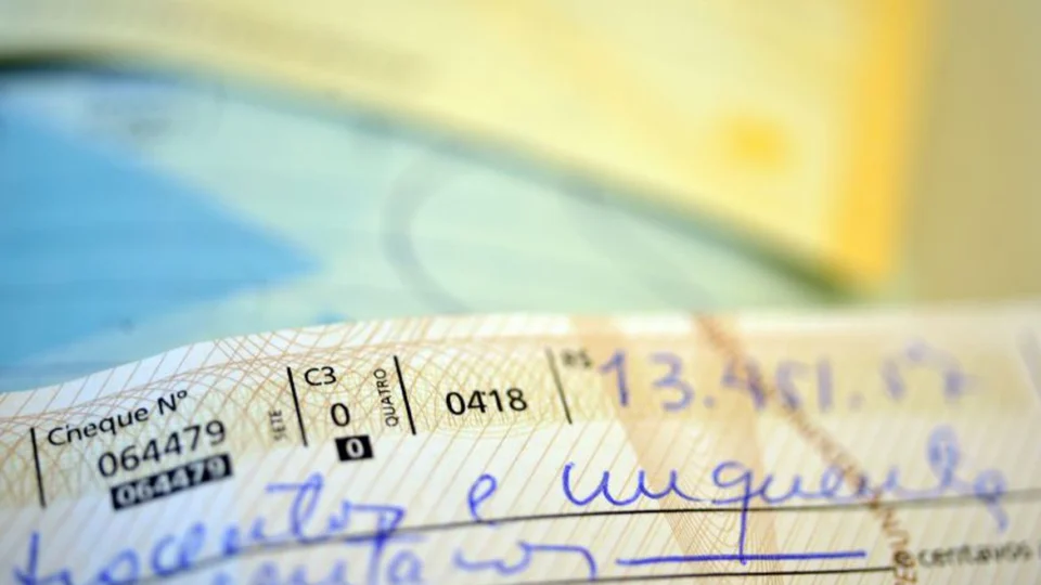 Cheques terão mudanças a partir de 2 de outubro, anuncia Banco Central