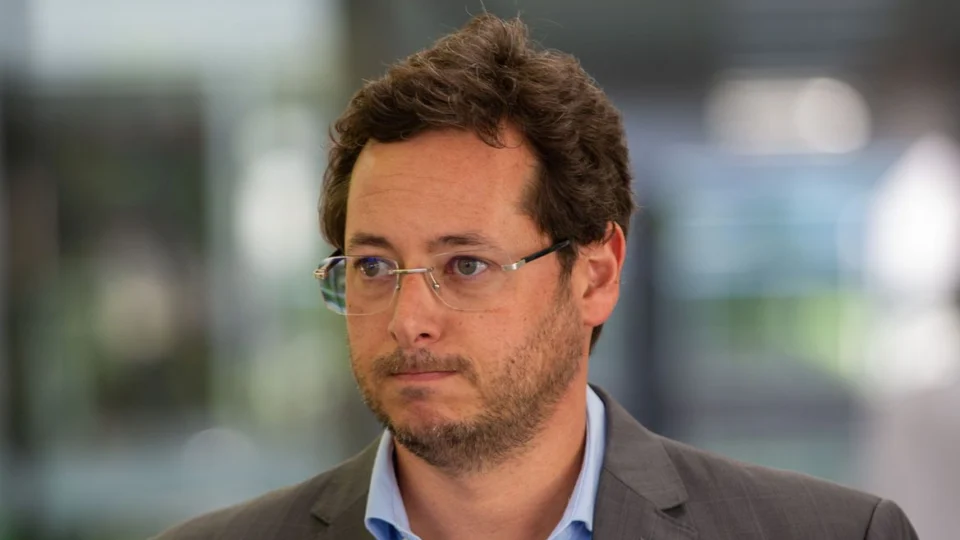 ‘Vacina é uma decisão de cunho pessoal’, diz assessor de Bolsonaro  