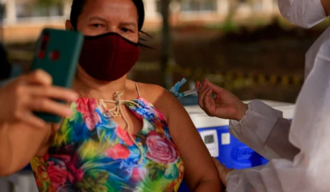 Covid-19: Manaus terá 75 pontos de vacinação nesta terça