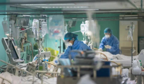 Covid-19: fim da emergência global não é o fim da pandemia, diz OMS