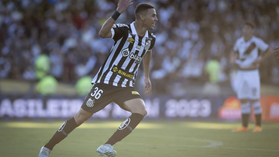 Brasileirão: Santos derrota Vasco e vence a primeira fora de casa
