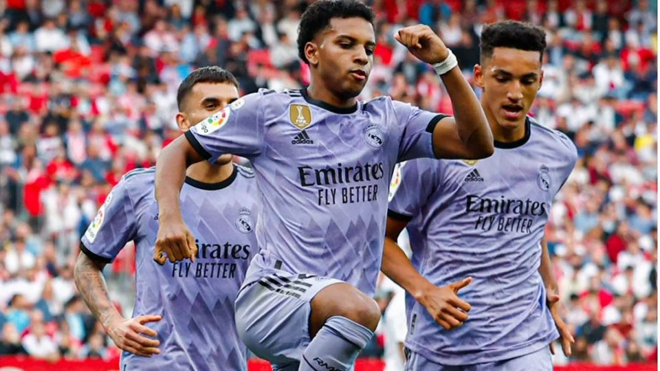 Real Madrid vence Sevilla por 2 a 1 pela 37ª rodada do Campeonato Espanhol