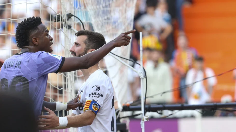 ‘É o campeonato dos racistas’, diz Vinicius Jr. ao voltar a ser alvo de racismo