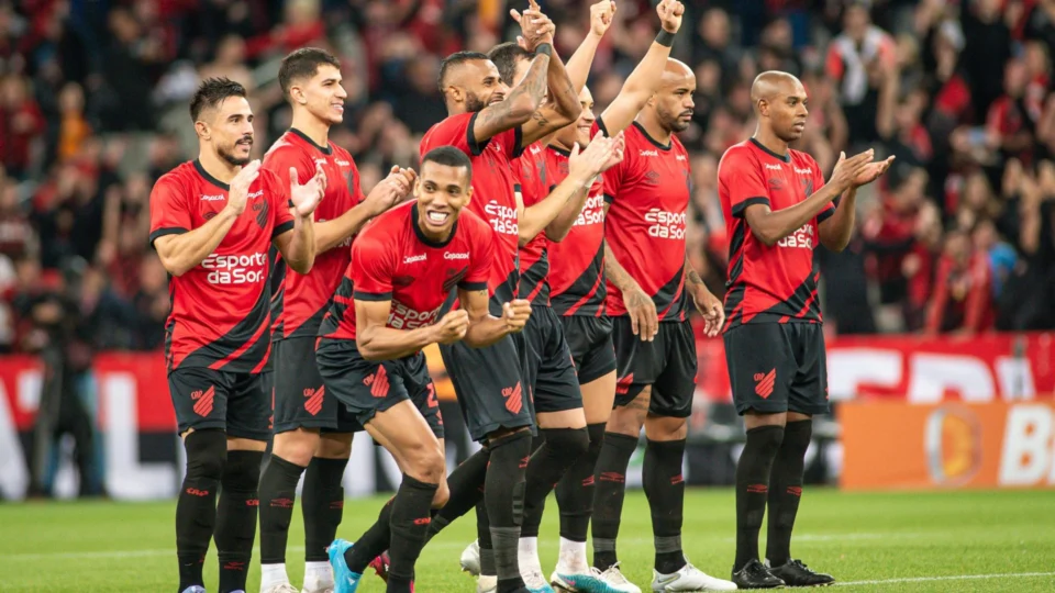 Athletico-PR derruba invencibilidade de 27 jogos do Internacional