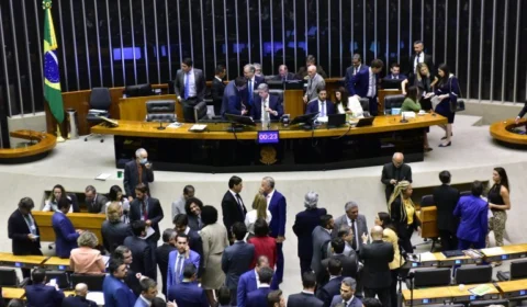 Durante reunião, líderes da Câmara decidem votar arcabouço fiscal nesta semana