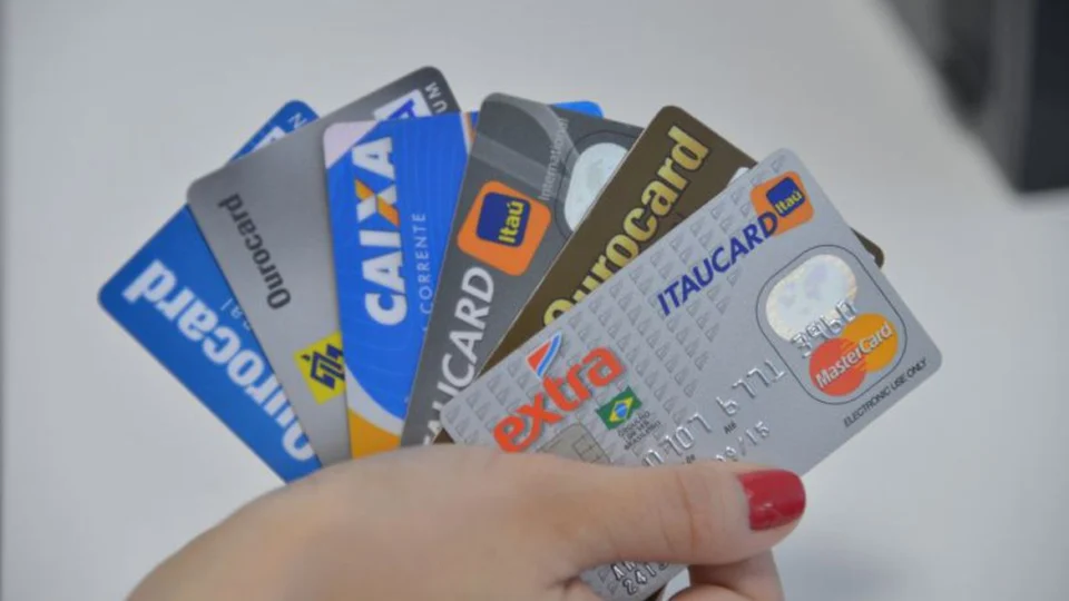 Mercado de cartão de crédito cresce 30,9% nos últimos 4 anos, diz BC