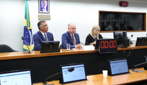 Carla Zambelli e Nikolas Ferreira estão na mira do Conselho de Ética da Câmara