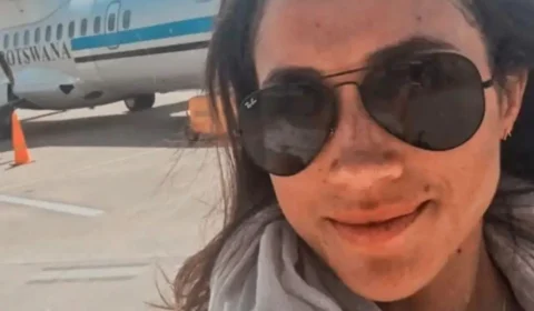 Rei Charles III: Meghan Markle não comparece em cerimônia de coroação