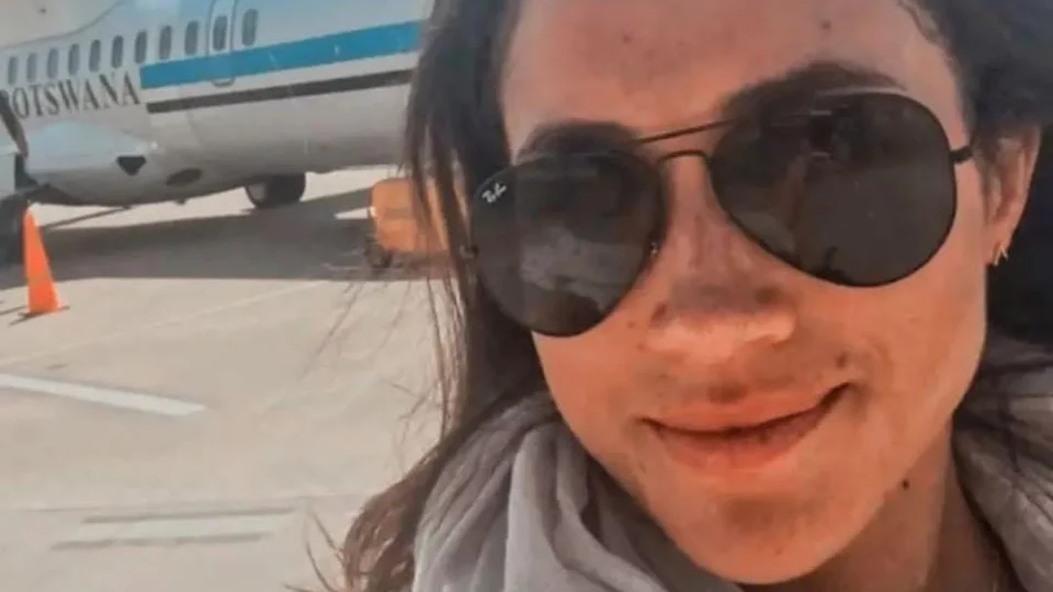 Rei Charles III: Meghan Markle não comparece em cerimônia de coroação