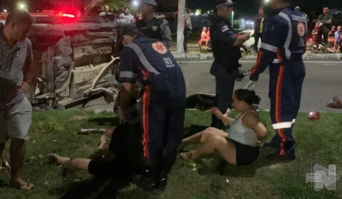 VÍDEO: em Manaus, duas pessoas morrem e duas ficam feridas após carro capotar
