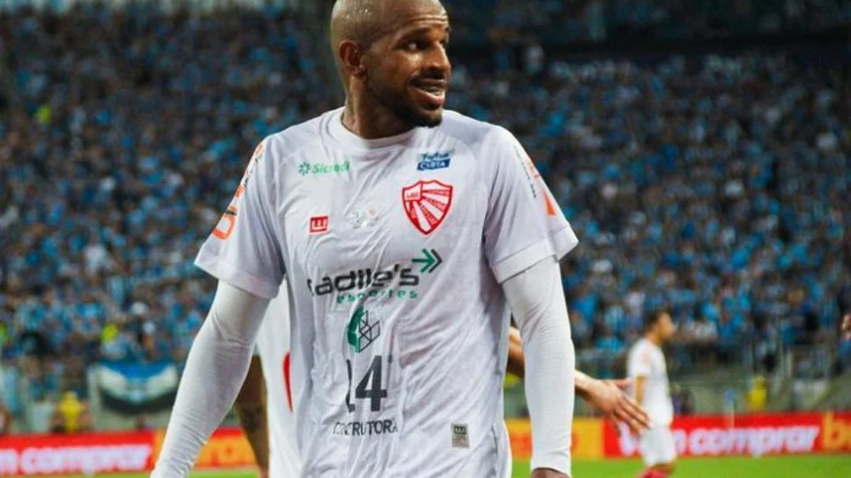 Esquema de apostas: jogador que cometeu pênalti é suspenso de 720 dias