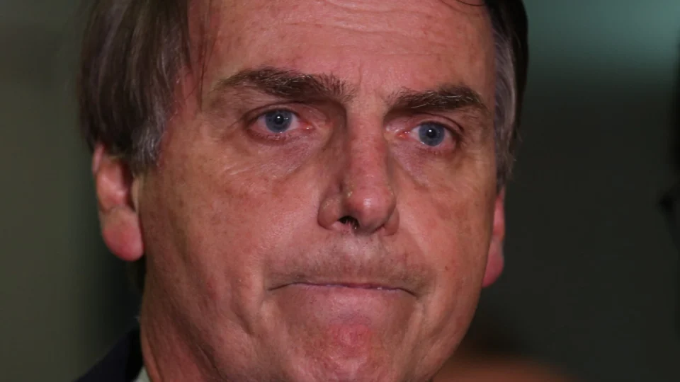 Pen drive de Bolsonaro apreendido deve passar por análise da PF