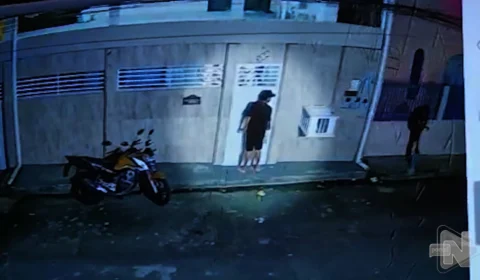 VÍDEO: homem encontra irmã morta em residência na Zona Oeste de Manaus