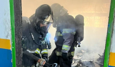 Incêndio atinge escola municipal em Jacareí-SP nesta terça-feira, 23