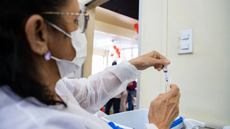 Influenza: Manaus passa a ofertar vacina contra doença para toda a população