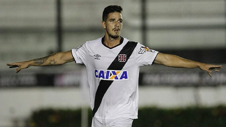 Morre Kadu Fernandes, ex-jogador do Vasco em acidente de carro no RJ