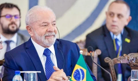 Lula volta a defender Maduro mesmo após criticas de Lacalle Pou e Boric