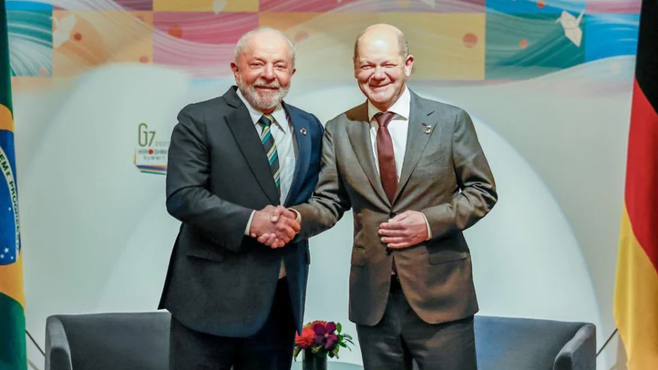 Lula fecha 2º dia de visita ao Japão com reunião com premiê alemão