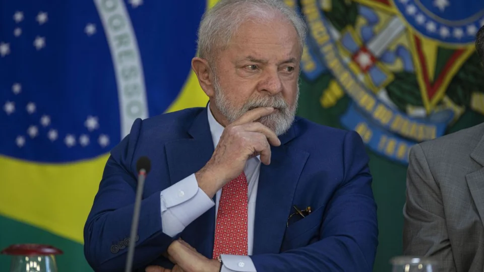 Lula discute arcabouço fiscal com ministros antes de apresentação na Câmara